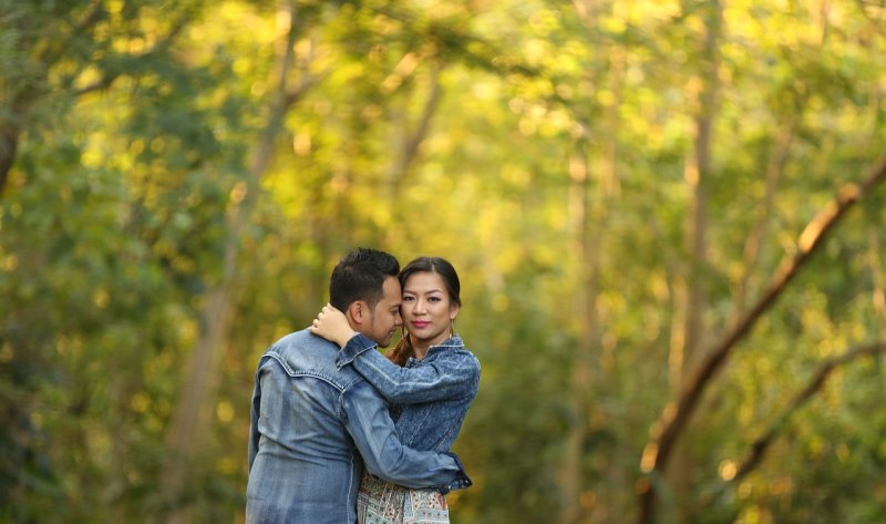 夫妻耍心眼的说说,体现同一词语不同情感色彩的句子