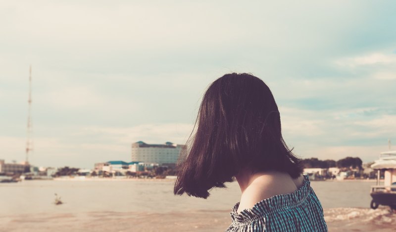 女孩儿说喜欢活得潇洒,什么意思_积极的人生态度是什么