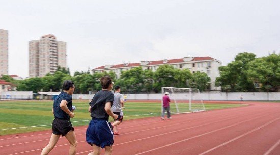 跑步放手机的装备，跑步手机