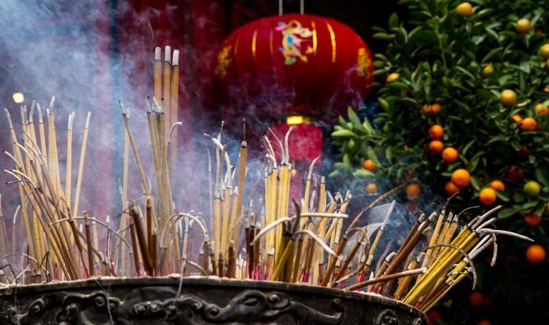 下雨天一家人吃饭文案,雨天美食暖心句子图片