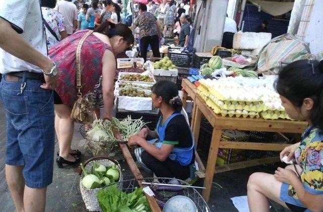 我有一个门面房 挨着菜市场 大家推荐一下做什么生意好 美食推荐附近的店铺有哪些地方卖