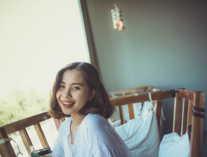 形容女人喜欢帅哥的句子_描写盯着男生的句子