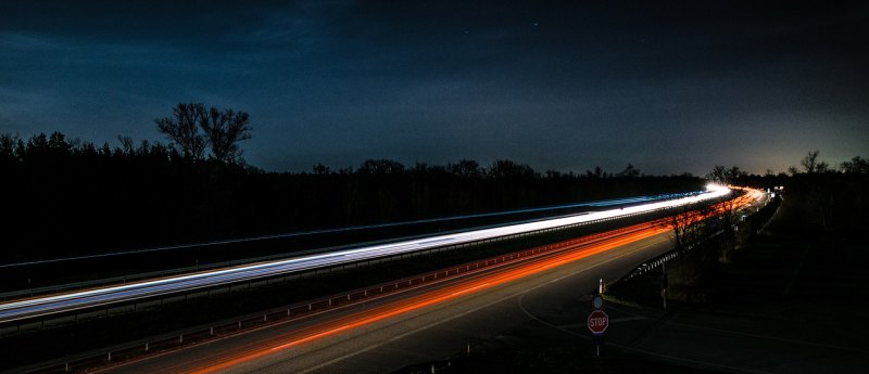 窗外的夜景句子发朋友圈,夜晚的伤感句子