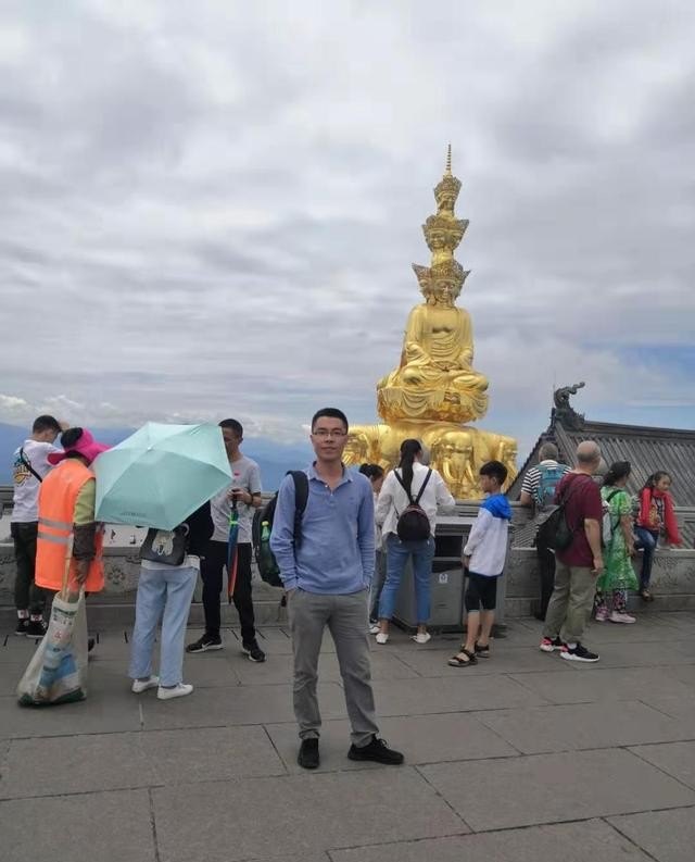 跟团两三天要带行李箱还是背包_三天时间最合适去哪旅游