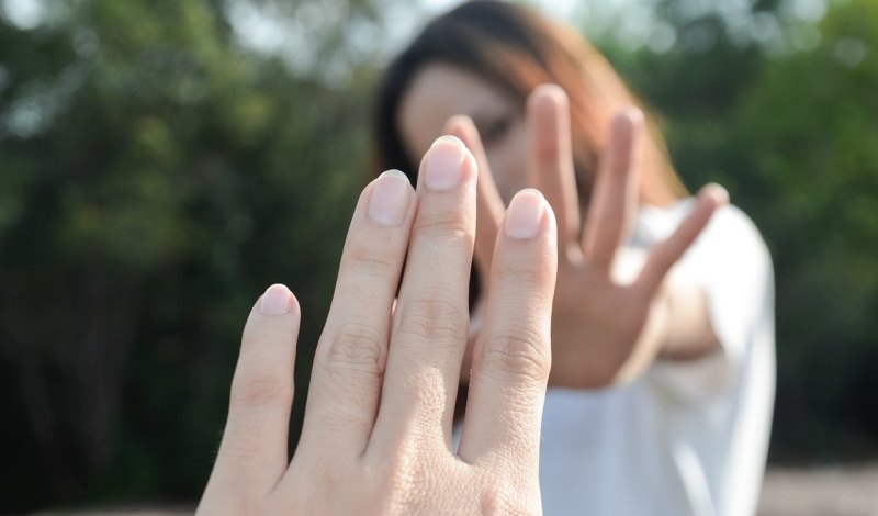 别人夸奖我们夫妻浪漫怎么回复好,夫妻的浪漫幸福句子简短