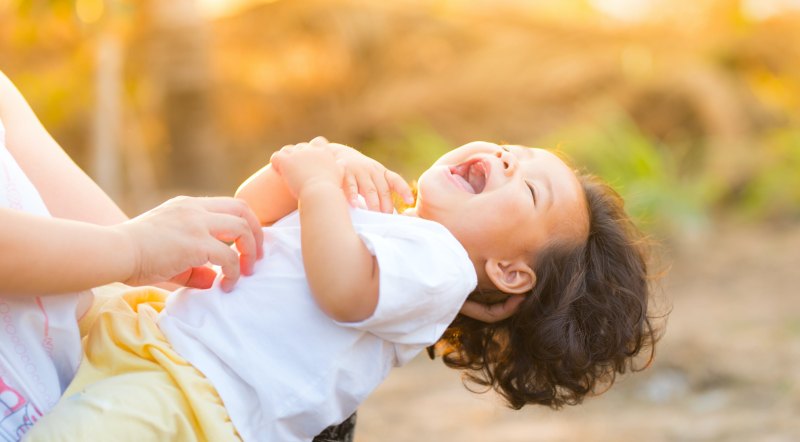 嗓子废了的搞笑文案_小孩跳舞幽默搞笑段子