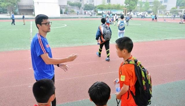 孩子几岁开始学英语比较好 四岁半能学会吗 小学生几岁学英语好