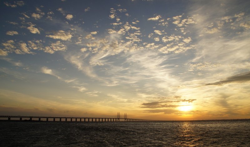 我多想陪你看夕阳和晚霞说说_跟朋友一起看夕阳说说