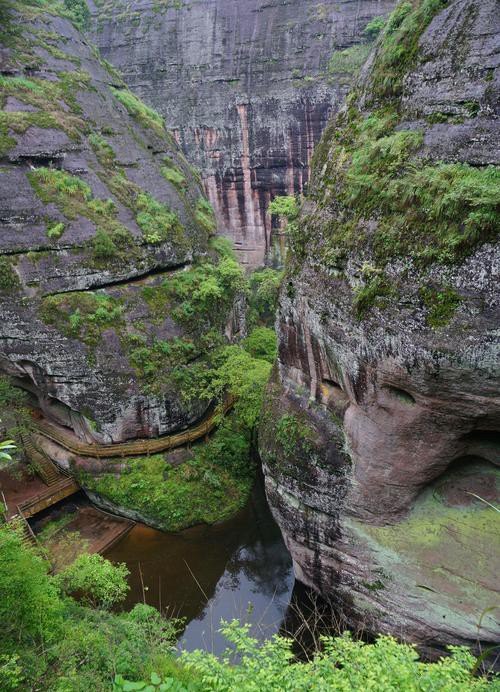 乐山市旅游景点排行_乐山有什么好玩的地方，乐山旅游十大必去景点