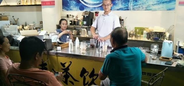 奶茶店加盟店排名前十名_益禾堂奶茶加盟费多少