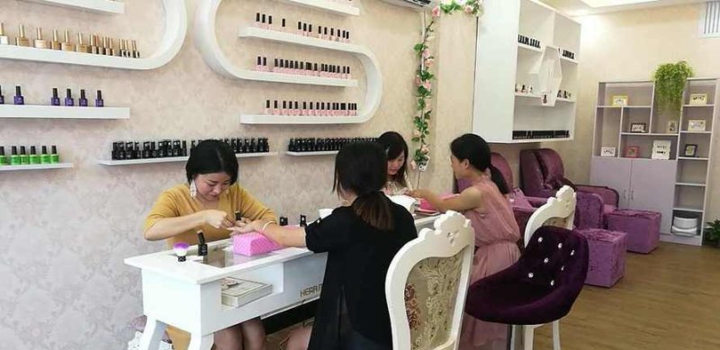 我想开个美甲店，如果加盟有什么好处，加盟店推荐美甲店可以吗