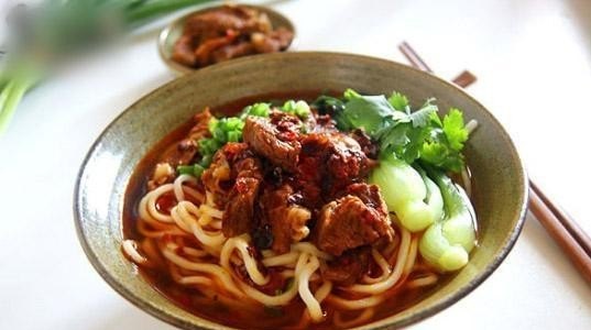 内蒙古哪的牛肉面最好_内蒙牛肉面有哪些