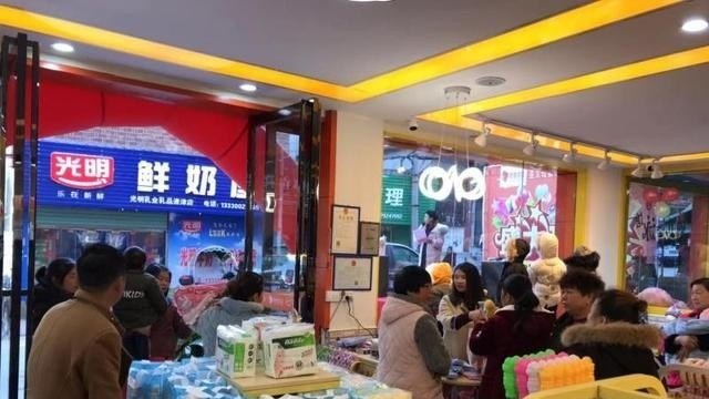 成都好吃一条街排名，望平街美食炸鸡加盟店地址