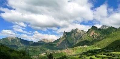 自驾游 西安到祁连山最佳旅游路线及沿途景点。越详细越好哇,祁连 旅游攻略