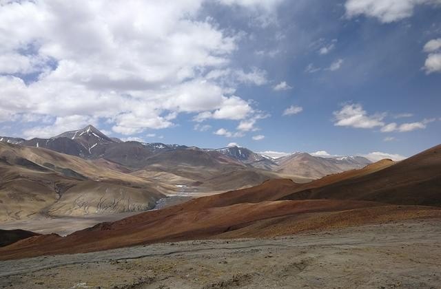 你最想去旅游的地方是哪里呢？为什么，最想去哪里旅游