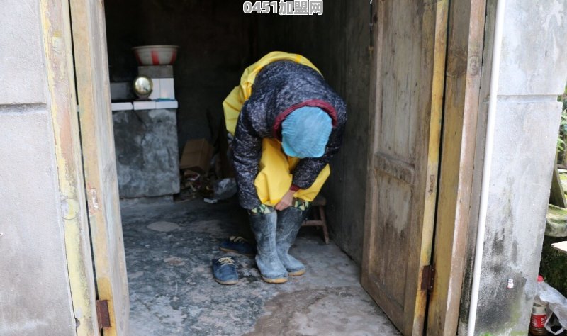 今年实体难赚钱，好多实体店都转让招租，明年实体店会怎么样