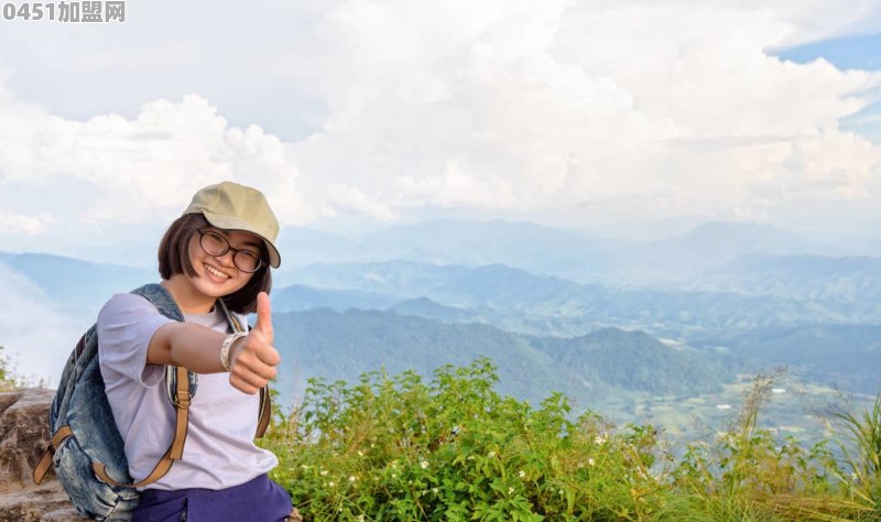 旅行社经营与管理和景区开发与管理两个方向如何选择